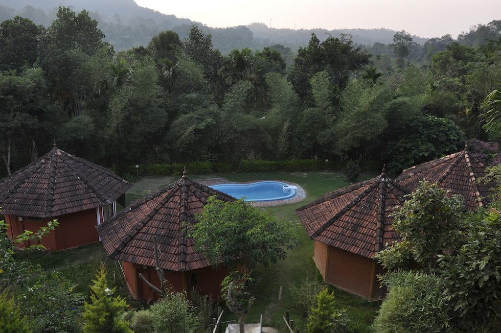 Sunbird Garden Resort Krishnagiri エクステリア 写真