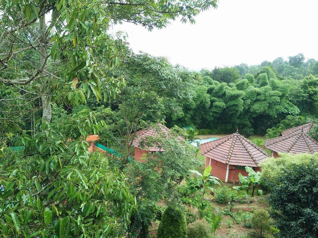 Sunbird Garden Resort Krishnagiri エクステリア 写真