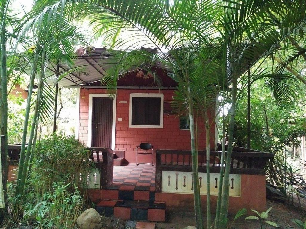 Sunbird Garden Resort Krishnagiri エクステリア 写真