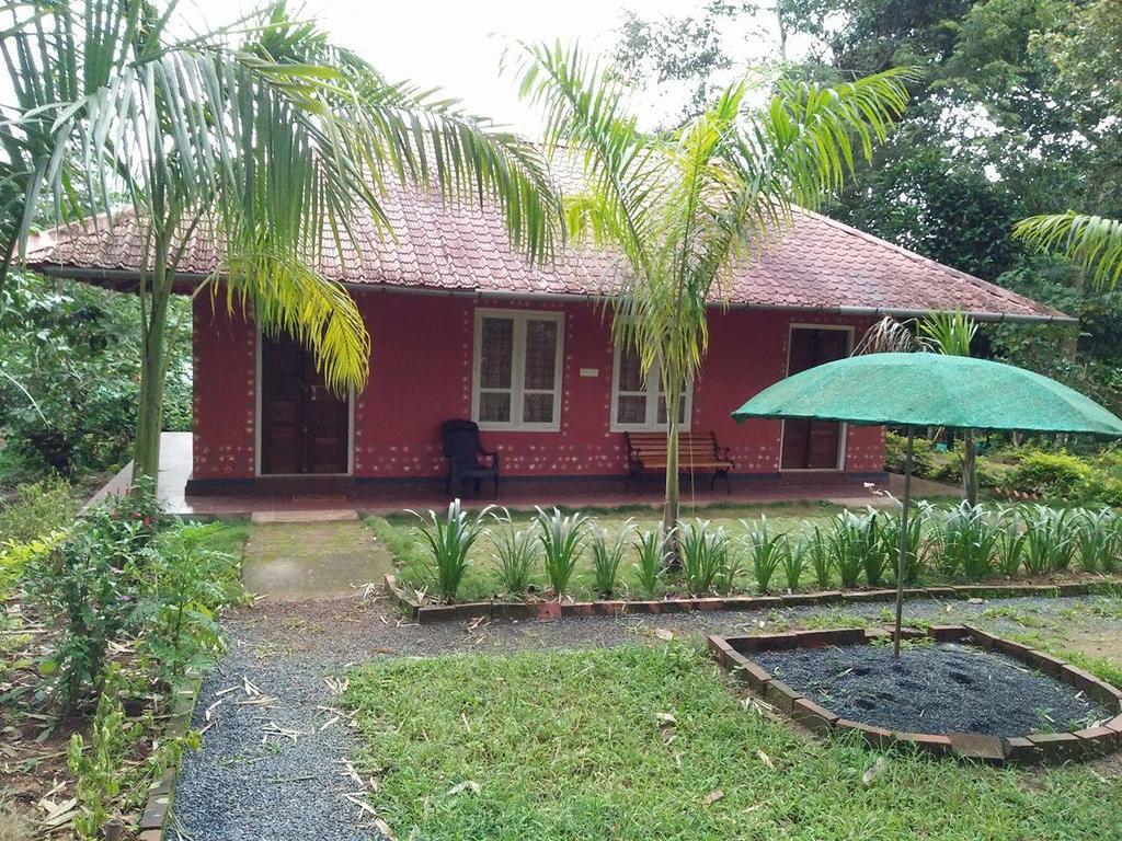Sunbird Garden Resort Krishnagiri エクステリア 写真