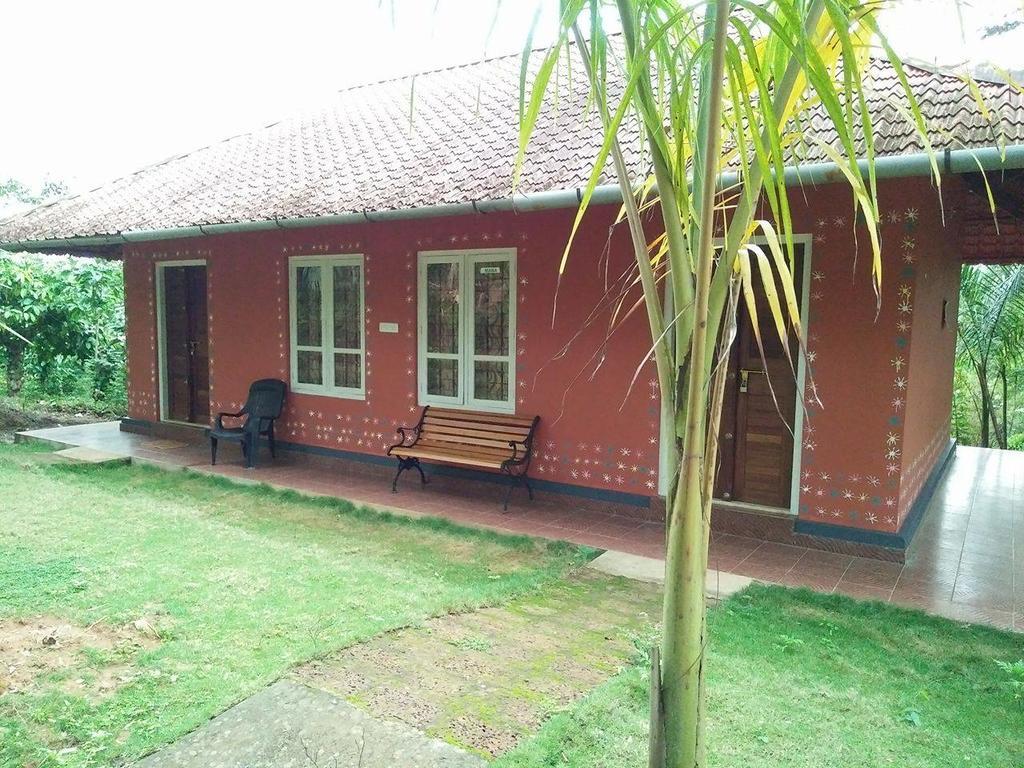 Sunbird Garden Resort Krishnagiri エクステリア 写真