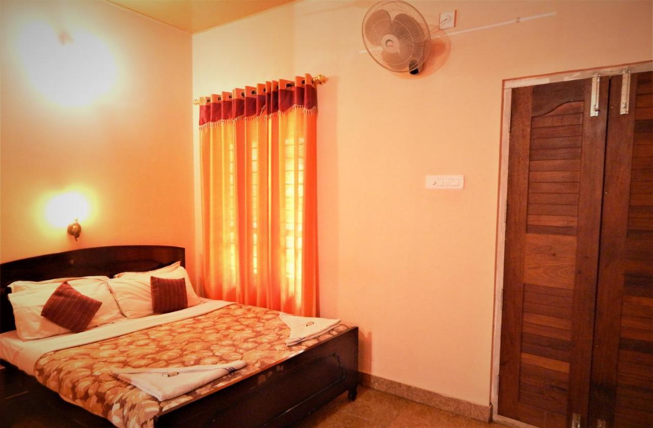 Sunbird Garden Resort Krishnagiri エクステリア 写真
